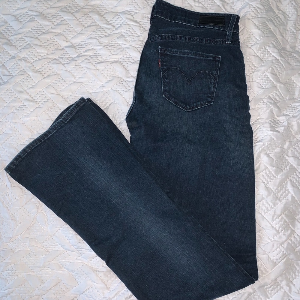 Flared Levi Jeans
